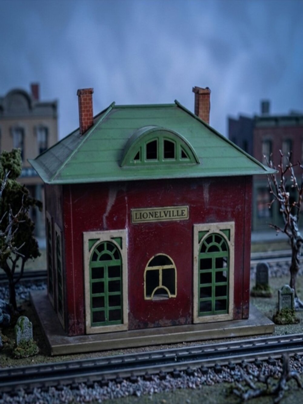 VTG Lionel 126 Tinplate Station Authentic Decay Industrial Haunted "Lionelville"